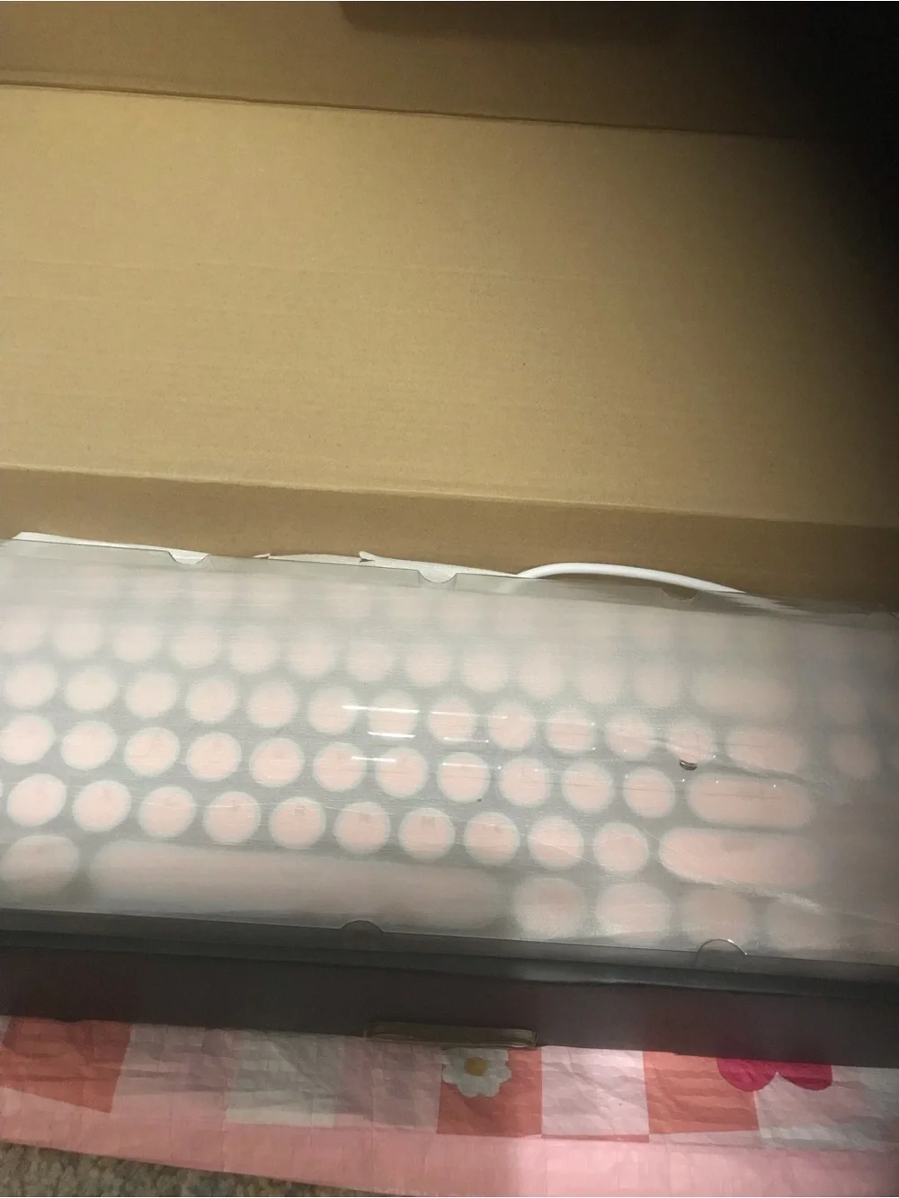 Pink Retro Round-Key Mechanical-Style Keyboard with RGB Backlight